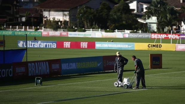 Un campo de fútbol