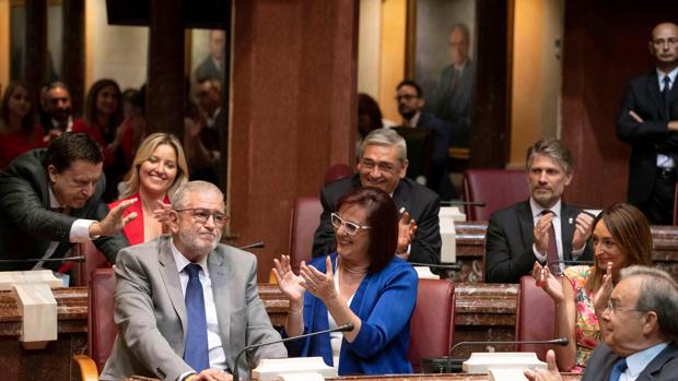 El pacto cruzado da la Presidencia del parlamento murciano a Cs y la primera secretarÃa a Vox