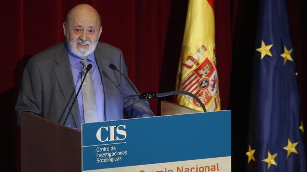Tezanos avisa a Podemos y Cs ante un hipotético adelanto electoral: «Están en declive»