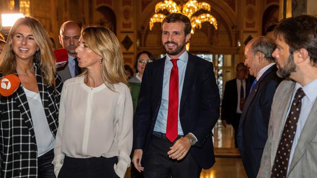 Álvarez de Toledo reabre la guerra contra Alonso por llamarla «extranjera»