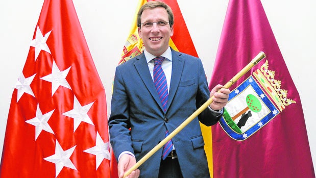 Cien días de Martínez-Almeida como alcalde: enmienda «exprés» a Carmena