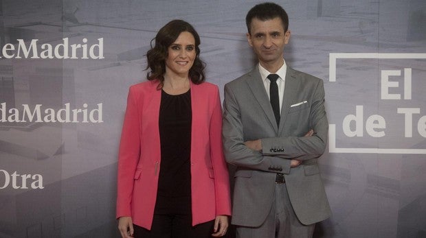 Ayuso redobla sus crÃticas a Telemadrid: «Ni en la televisión de Sánchez tratan asà a la MonarquÃa»