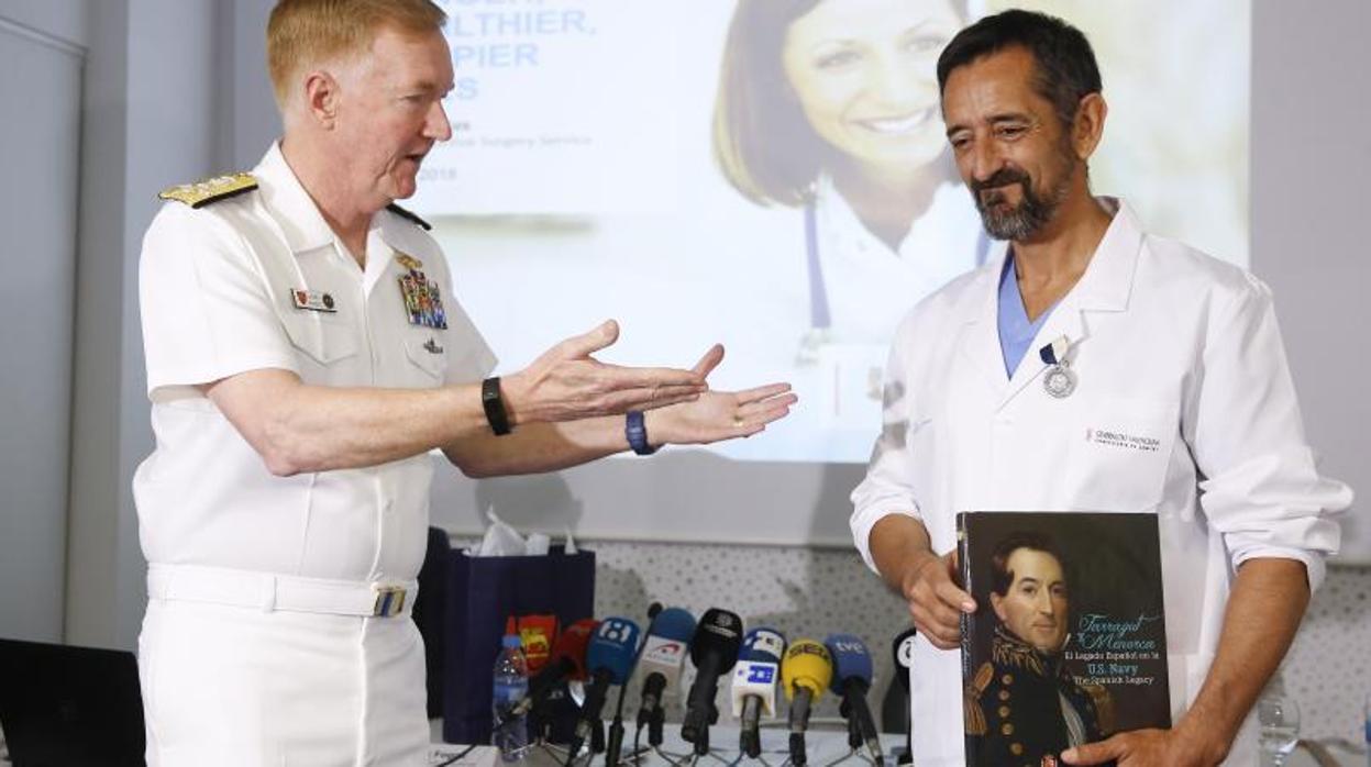 Los hitos médicos del doctor Pedro Cavadas