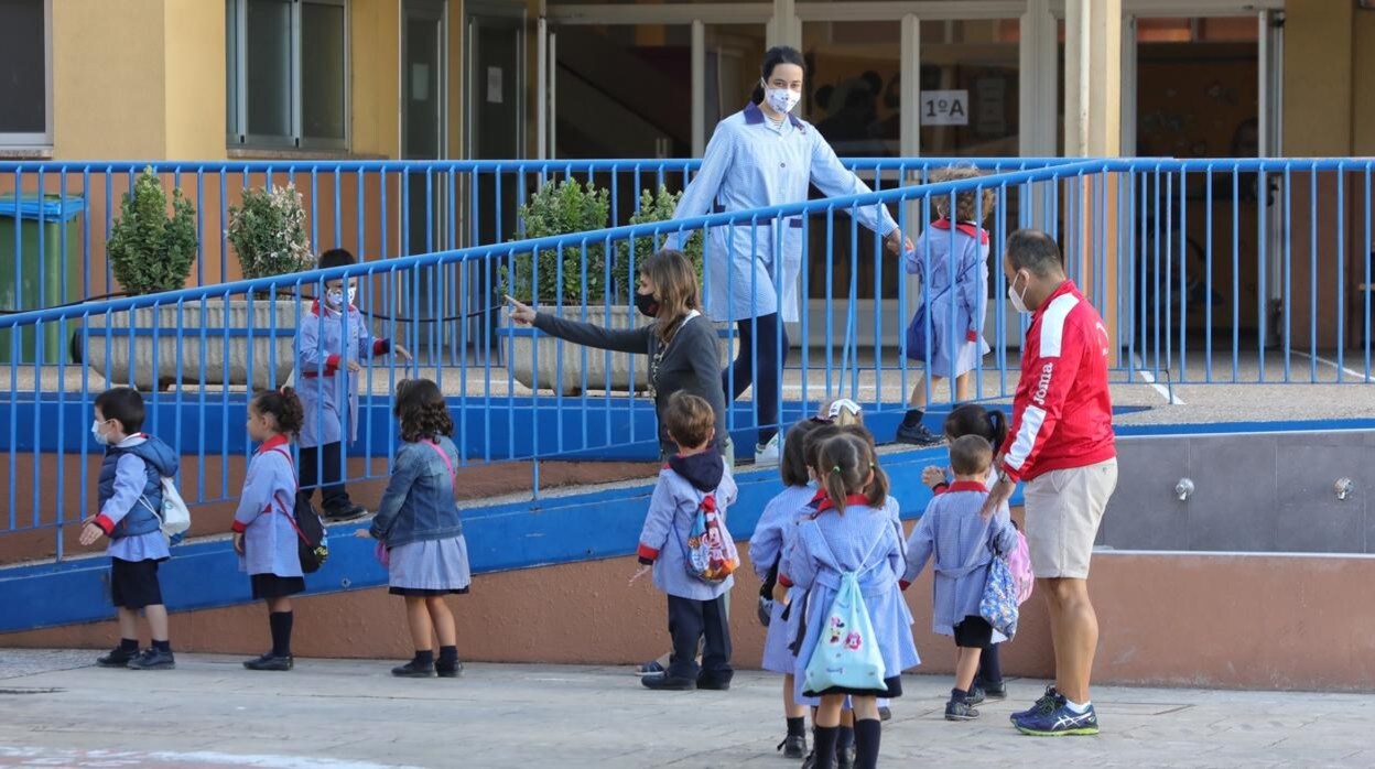 Calendario Escolar Castilla Y León Estas Son Las Fechas Para El Inicio De Curso 2021 2022 En 1726