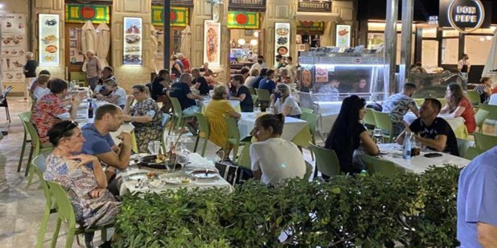 Alicante prorroga por octava vez la ampliación de las terrazas para que