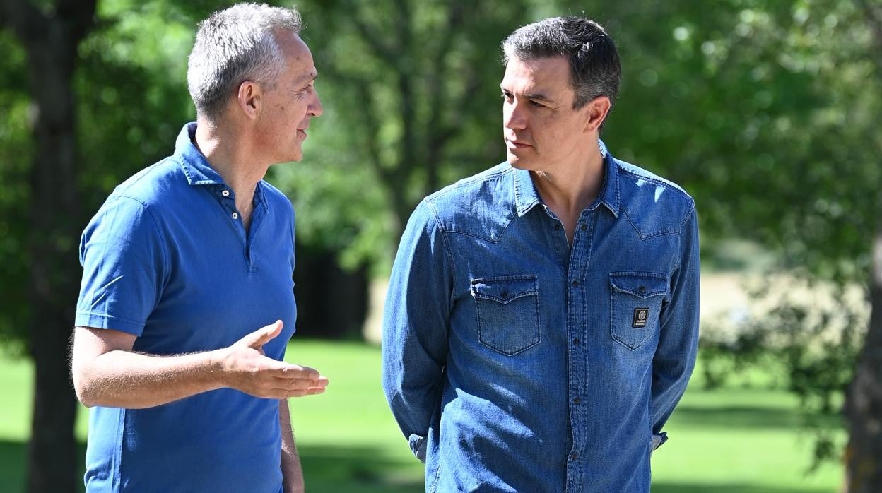 Sánchez recibe a Stoltenberg en la finca Quintos de Mora (Toledo) para