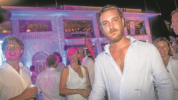 Pierre Casiraghi captó todas las miradas durante la tradicional Cena de Armadores en Palma