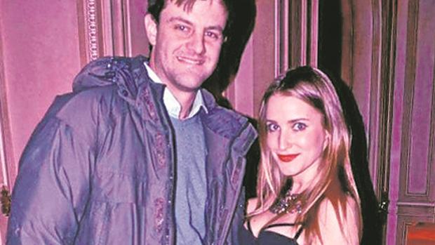 Los prometidos Ernesto Jr. y Ekaterina
