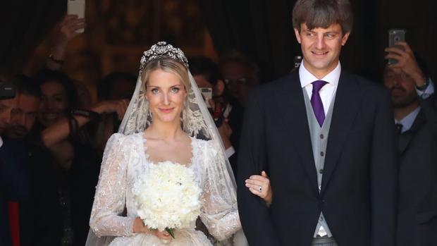 Los novios ingresan a la ceremonia