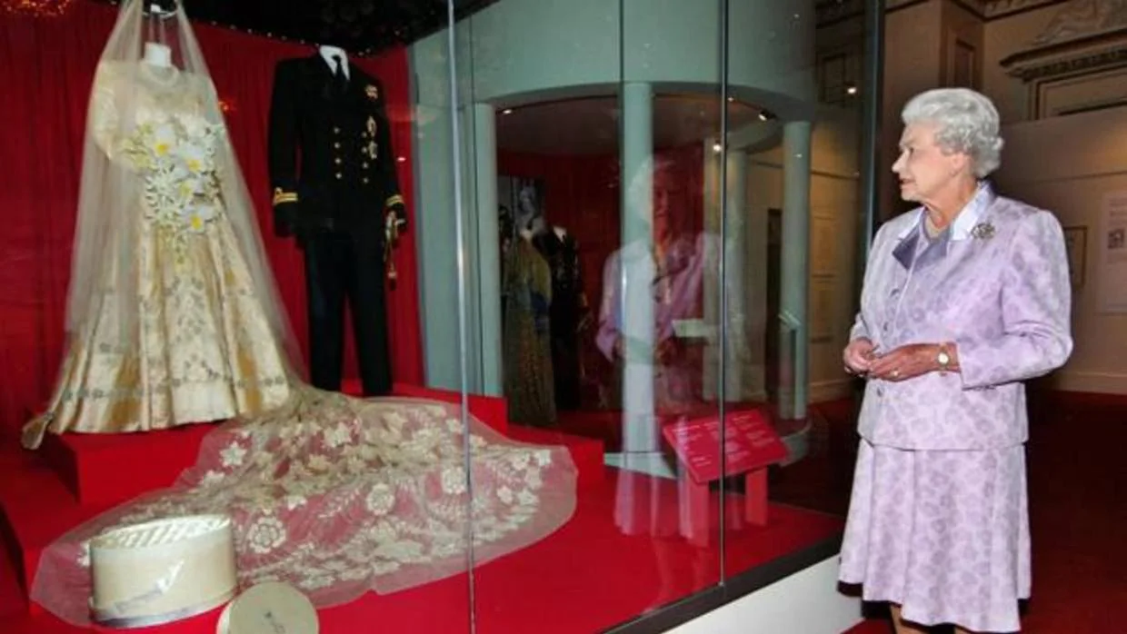 La forma el propósito bufanda De Suecia a España: las Casas Reales abren sus armarios y exponen sus  vestidos más icónicos