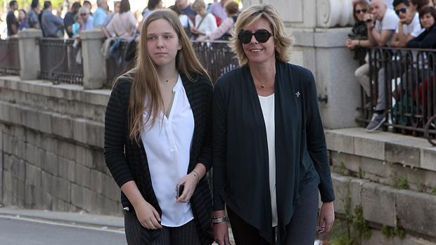 MarÃa Fernández-Sastrón reúne a las nuevas generaciones de la alta sociedad