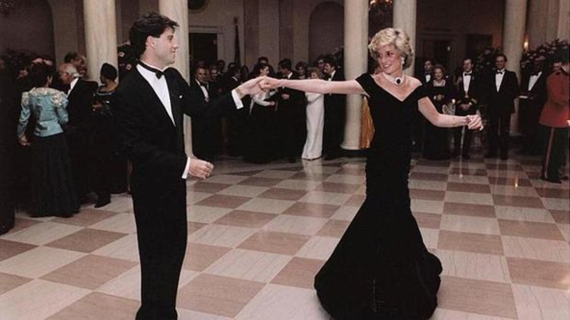 Subastan el icónico vestido con el que Diana de Gales bailó con John  Travolta