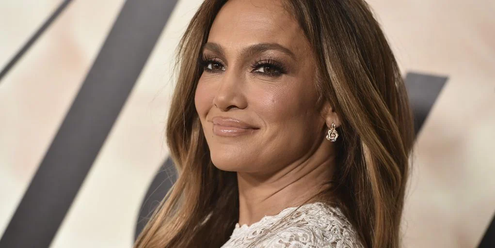 Jennifer Lopez: ¡De locos! La actriz presume bolso más caro del mundo