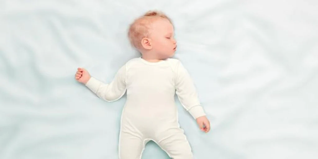 Así es el primer pijama de alivio bebés con piel atópica