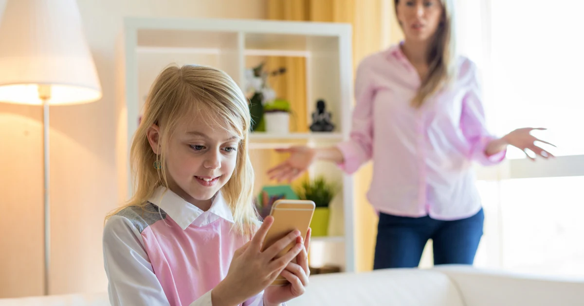 Padres separados: por qué no debes regalar un móvil a tu hijo sin el  consentimiento del otro progenitor