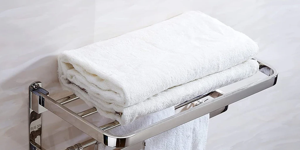 Estante para toallas con toallero de acero inox. acabado brillante