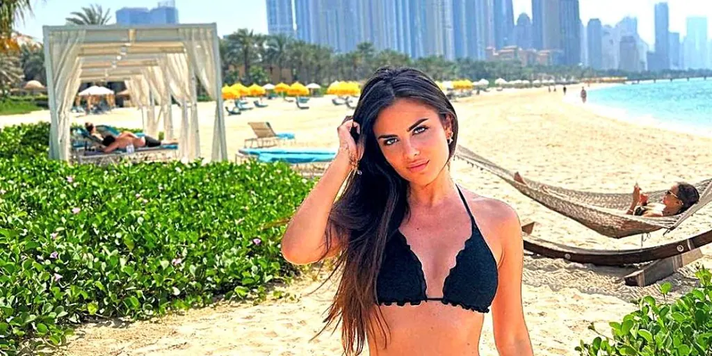 Así han sido las lujosas vacaciones de Alexia Rivas en Dubái con hiyab  incluido