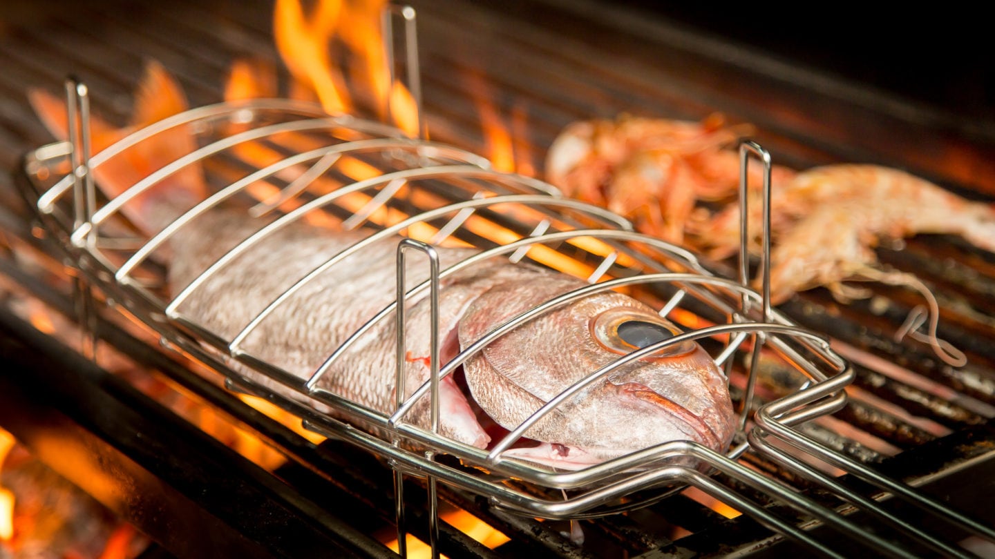 cocina de mar en restaurante domar marbella