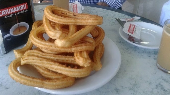 churros con chocolate en cafetería el sauce