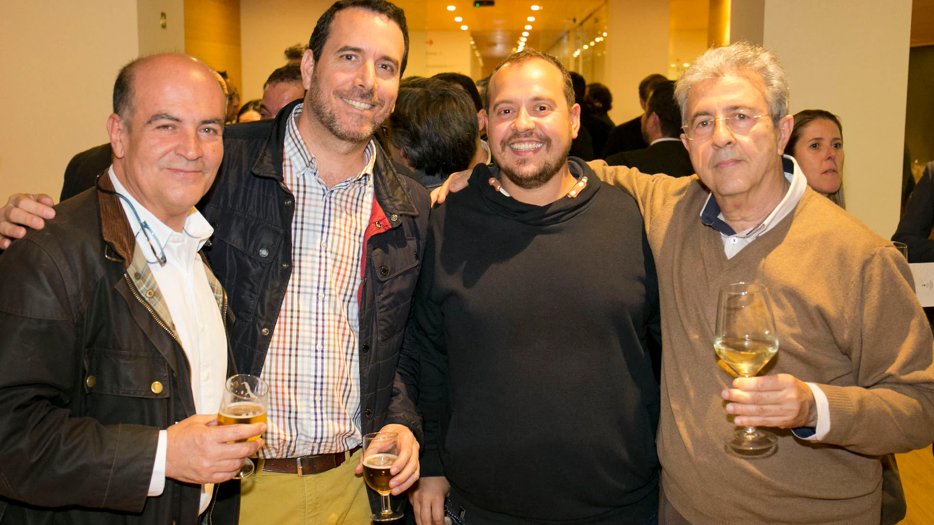 Fernando Rueda junto a Antonio Colsa, Micky y Willie Orellana durante la celebración de los Premios GURMÉ Málaga 2018 (Álvaro Cabrera).