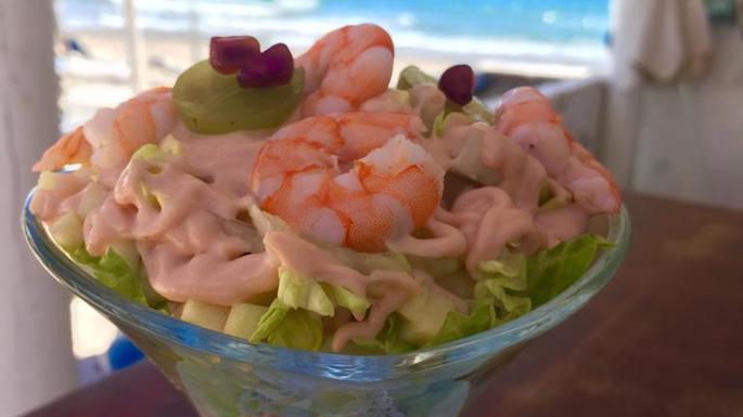 coctel de gambas en chiringuito ra-ma en marbella