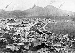 Vista de la ciudad de Nápoles y su litoral, con el volcán Vesubio en erupción al...
