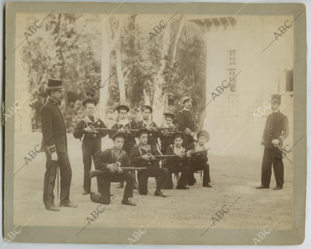 Instrucción militar de Alfonso XIII