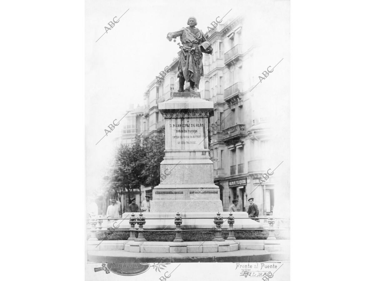 Estatua de don Diego López de Haro Archivo ABC