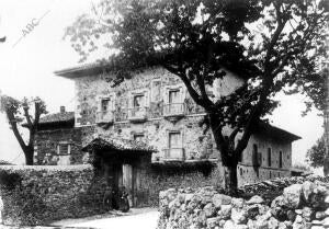 Casa solariega de los tuñones en el pueblo de Proaza