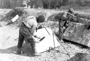 (CA.) Picapedreros trabajando en una cantera a principios del siglo XX