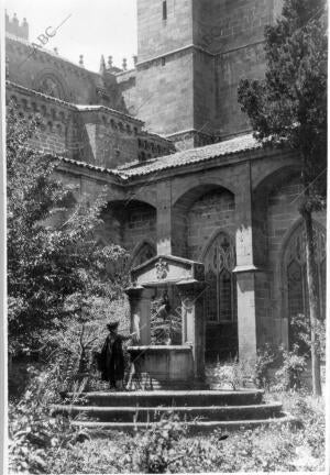 Claustro de la catedral de Sigüenza en una imagen de Principios del siglo Xx