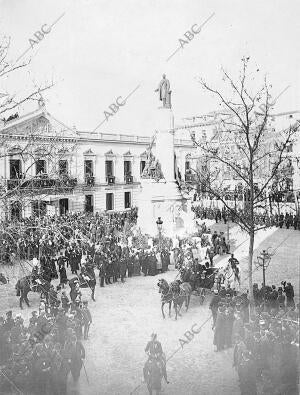 Inauguración del monumento a Antonio Cánovas del Castillo en la Plaza de la...