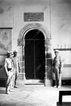 Puerta de la sala de Armas del castillo del pueblo Caspe (Zaragoza)