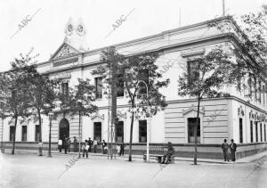 El nuevo Palacio de Justicia inaugurado el 31 de julio de 1905 en la calle del...