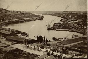 Vista general del puerto, base naval de flota rusa