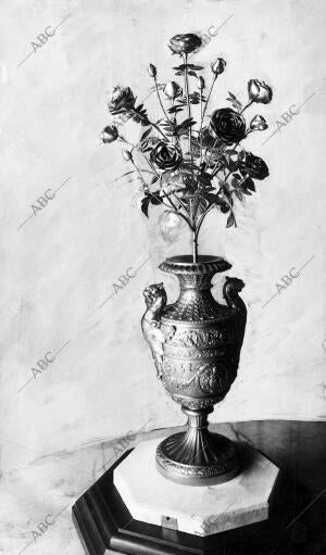 La rosa de Oro -regalo del papa pío Xi A la Reina victoria Eugenia
