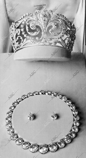 Diadema collar y Pendientes