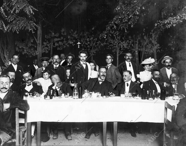 Banquete con que la Colonia Gallega celebro anteanoche la festividad de Santiago...