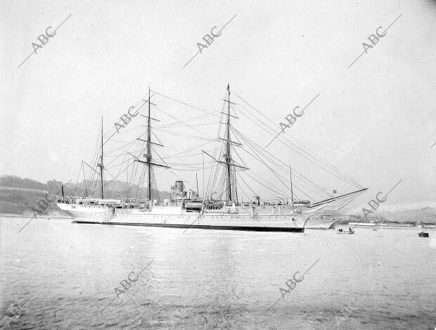 El crucero escuela de Guardias Marinas de Chile "general Baquedamo"