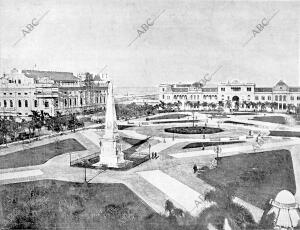 En esta plaza están las oficinas del gobierno, la aduana, el Palacio Arzobispal,...