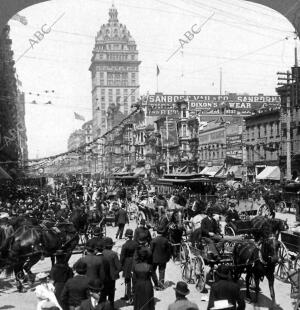 Vista de la concurrencia en Market Street