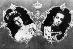 Una orla Conmemorativa de la boda de Alfonso Xiii con victoria Eugenia, en 1906