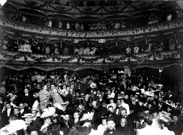 Aspecto del teatro de san Fernando durante las Fiestas