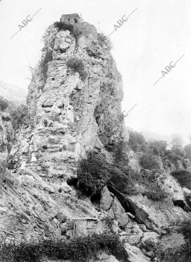 Camino por el que se baja A la cueva llamada la Pedreñera -foto C. Sarthon