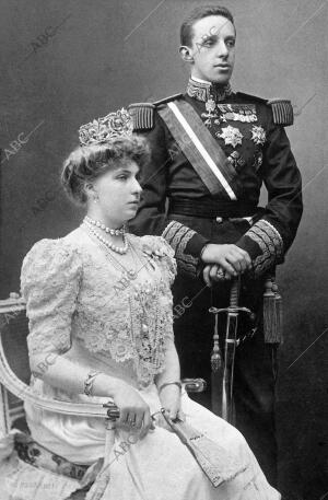 Fotografía de boda de Alfonso Xiii con victoria Eugenia, en 1906