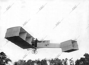 El aviador brasileño Alberto Santos Dumontfoto: M. Rol &Cie 37, Rue Jorbert...