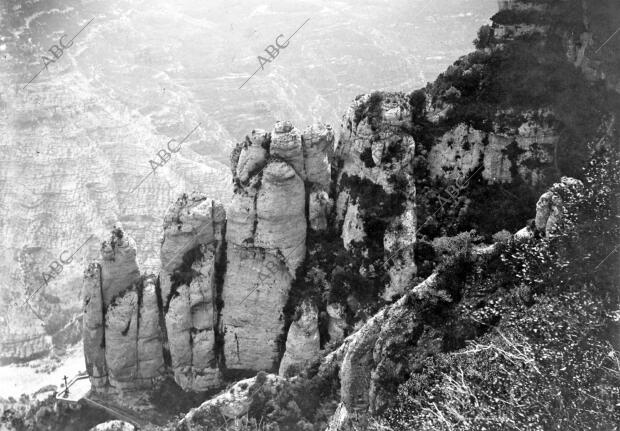 Impresionante vista Aérea de la montaña de Montserrat