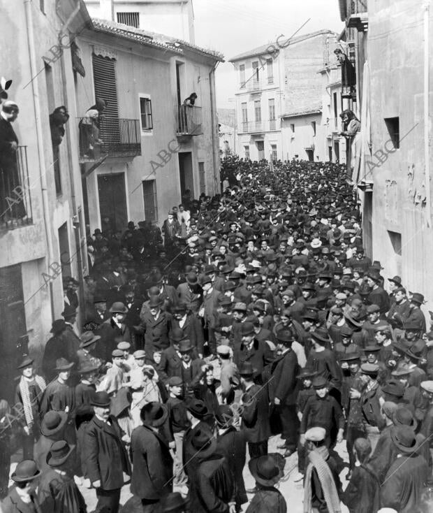 Los Concurrentes al mitin naranjero organizado por la federación Agraria de...