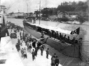 Roma - un buque de Guerra en el Tíber - el torpedero de alta Mar " Granatiere"...