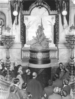 Solemne acto inaugural del monumento Dedicado por el centro A sus Asociados...